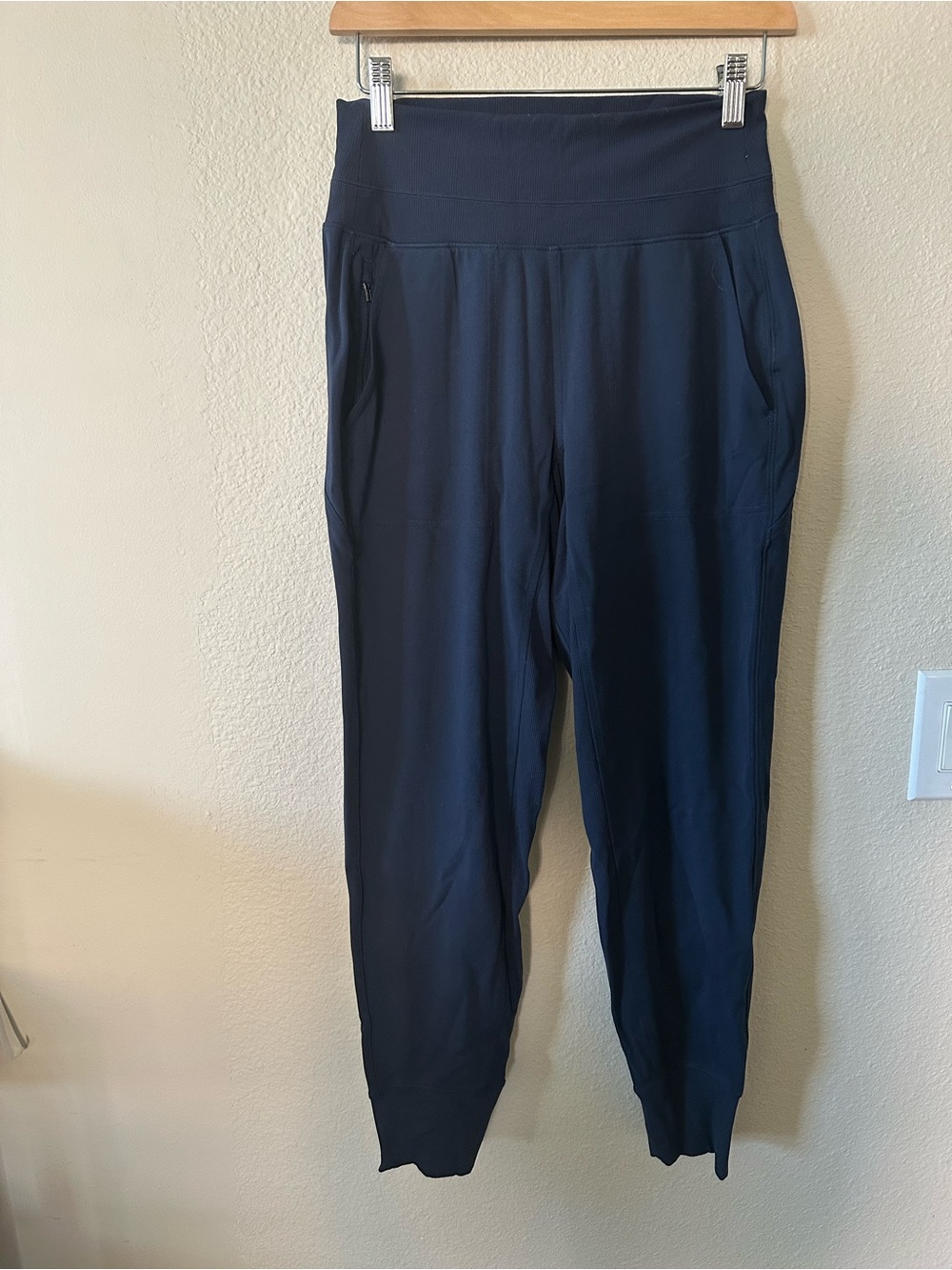 Athleta Women’s High-Waist Black Jogger Pants size XS/NWOT 1462